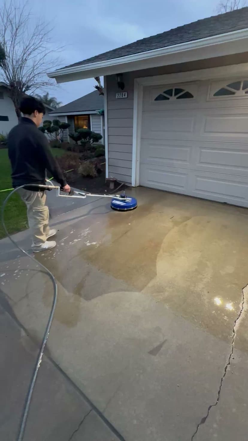 Eco-Friendly Cleaning Solutions's image