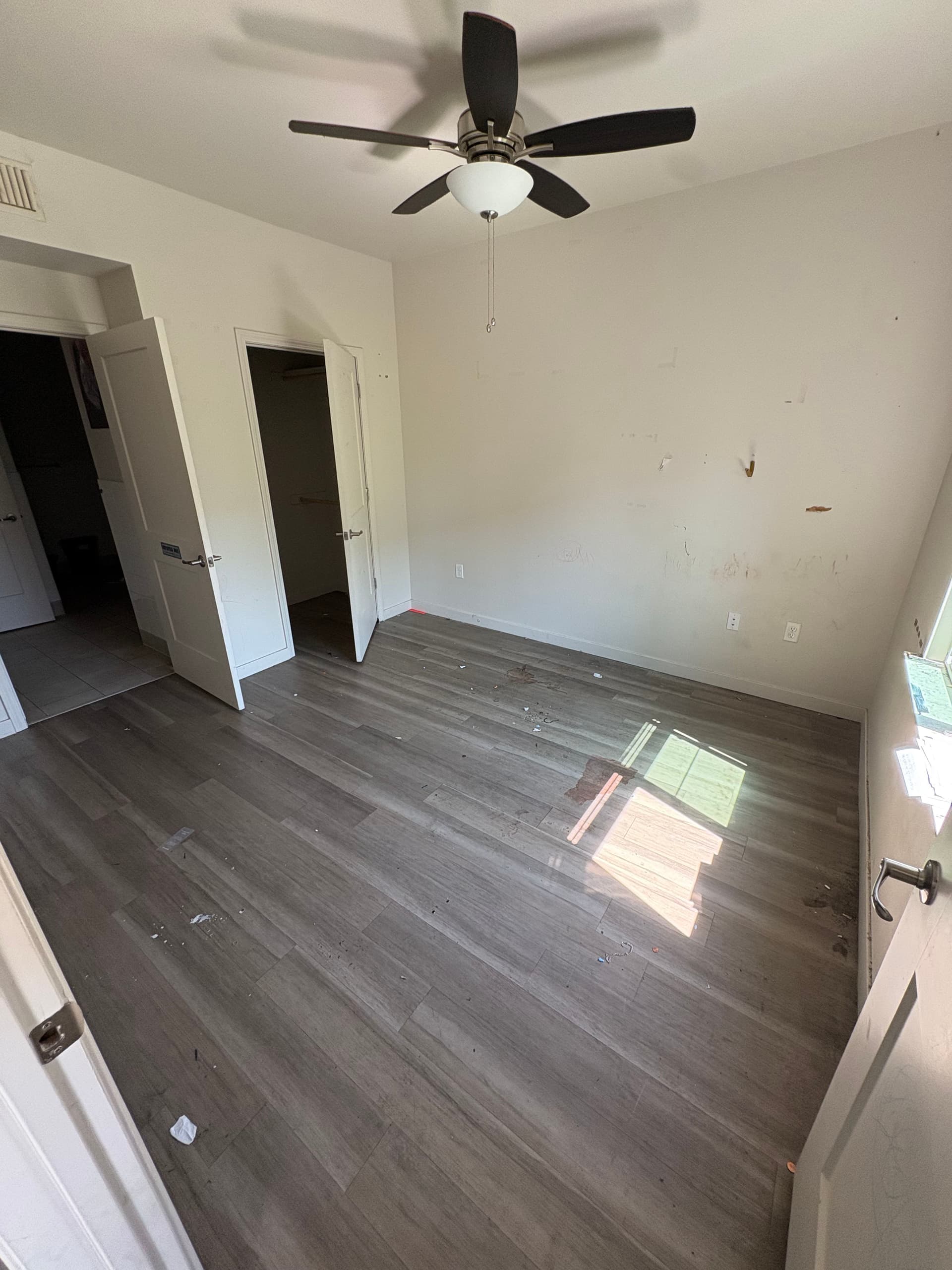 Gallery photos for Fresno Apartment Trash-Out Goes From Packed to Empty: Image #5