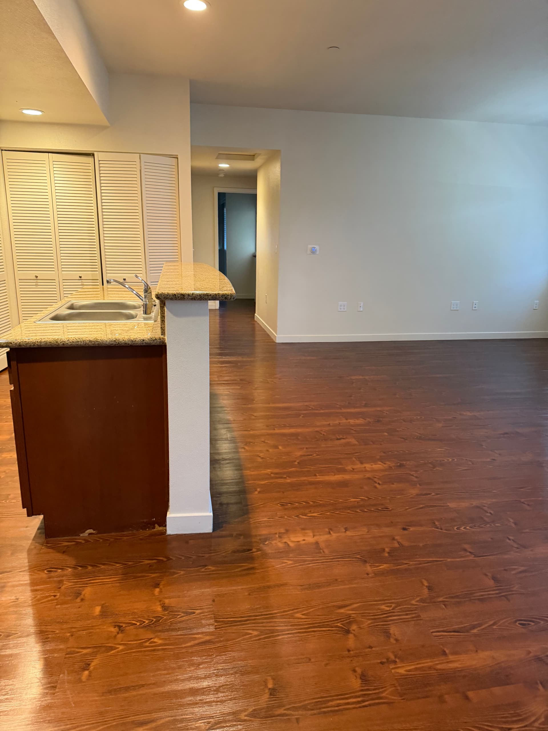 Gallery photos for Apartment Unit Turnover Deep Clean with Stripped and Waxed Floors: Image #5