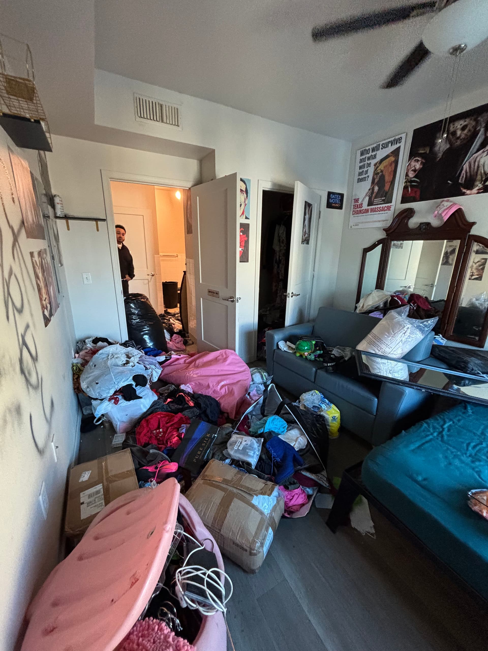 Gallery photos for Fresno Apartment Trash-Out Goes From Packed to Empty: Image #2